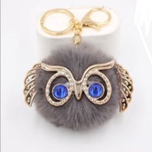 NWT Owl Faux Fur Gray Rose Gold Pom Pom Purse Keychain